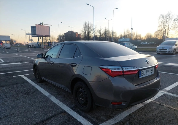 Toyota Corolla cena 69000 przebieg: 90000, rok produkcji 2017 z Łódź małe 121